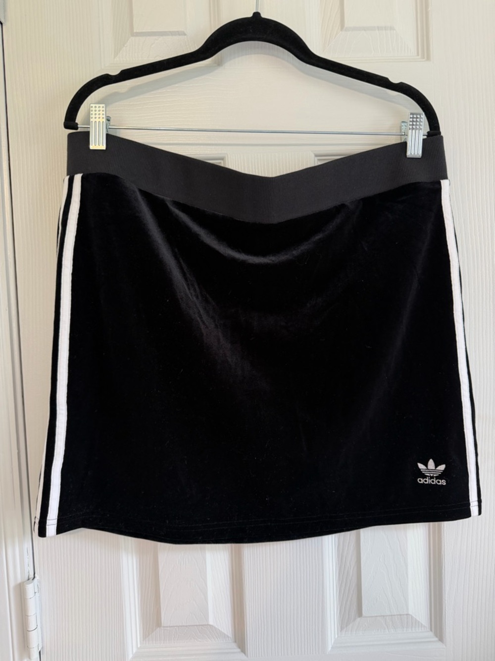 Adidas Originals Velvet Mini Skirt Black 3 Stripe Trefoil Y2K Athleisure medium